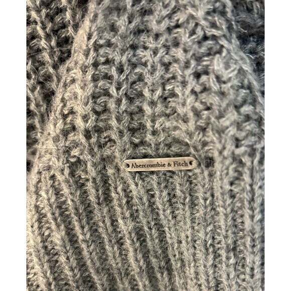 Women's Abercrombie & Fitch Gray Knit Sweater SZ S Soft - Picture 4 of 7